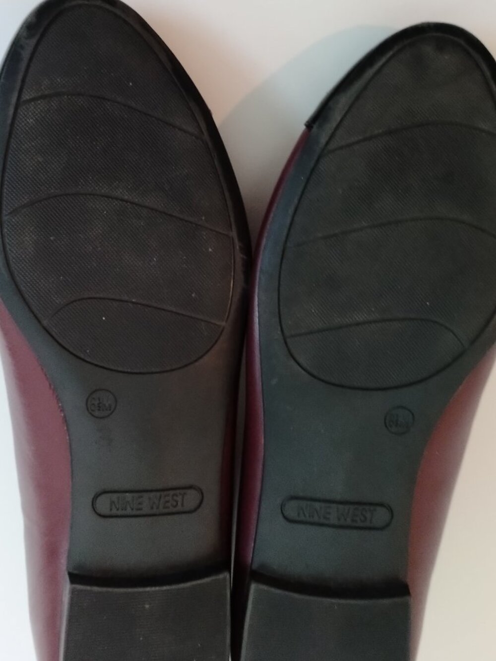 Nine West Purple Leather Ballerina Flats with Black Cap Toe, 8.5M - Picture 7 of 9